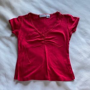 red brandy dupe cropped tee